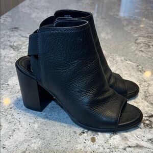 Steve Madden Black Leather Open Toe Heels Size 6